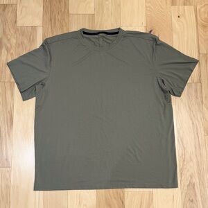 LIKE NEW Lululemon Men’s License to Train Short-Sleeve Shirt